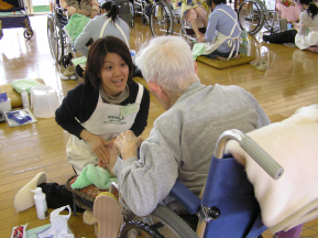 学び続ける癒しの手──リフレクソロジーが照らす命の現場と未来